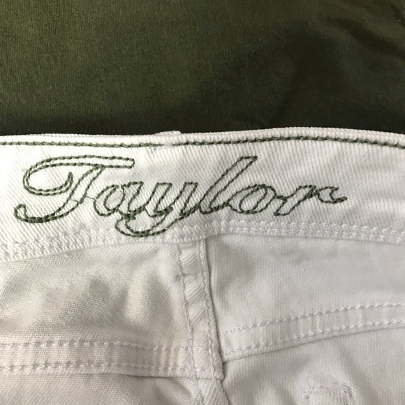 Junior’s White Delia’s Taylor Capri Pants Size 3/4 - Picture 6 of 8
